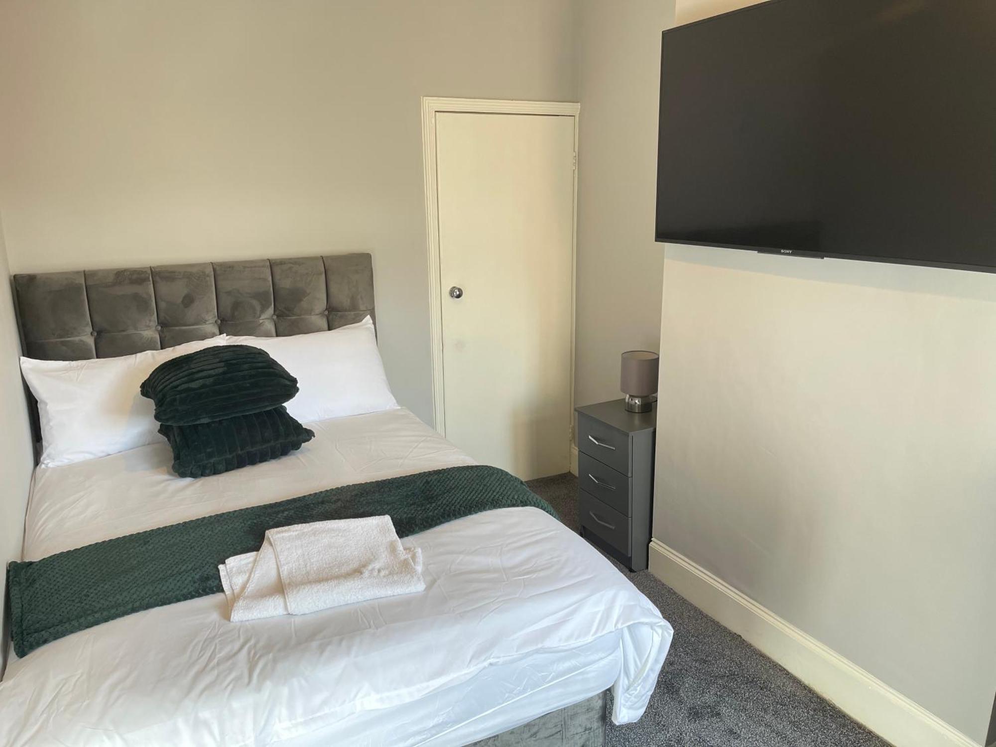 Hometel Digs Morden Comfy Home Can Sleep 11 Λέστερ Εξωτερικό φωτογραφία